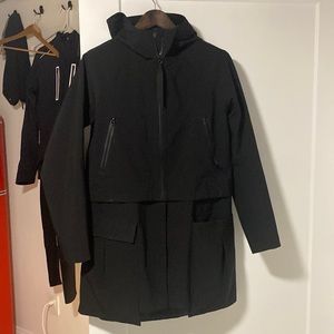Lululemon rain jacket size 10